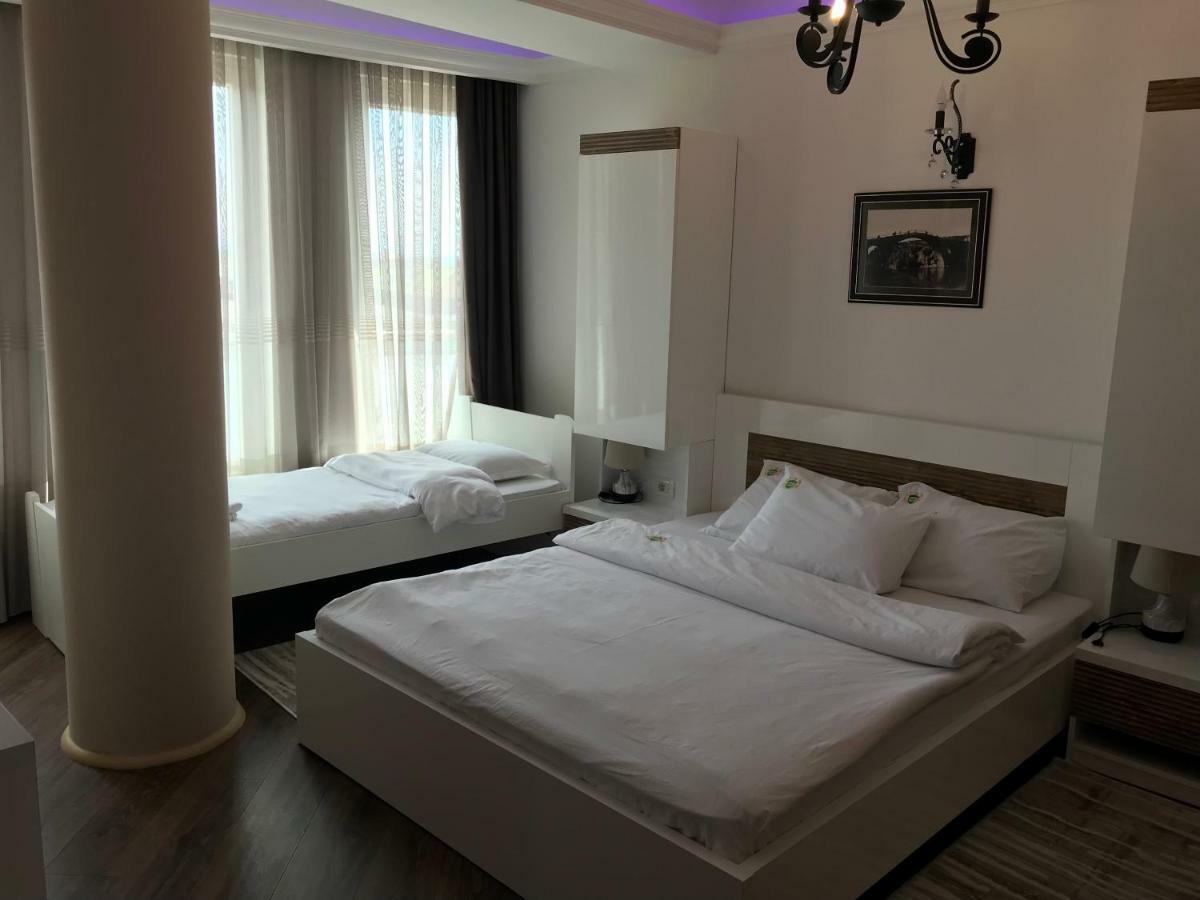 Apollonia Ξενοδοχείο Gjakova Εξωτερικό φωτογραφία